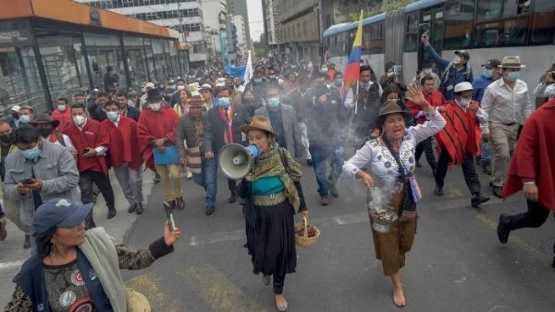 Más protestas por alza de diésel en Ecuador, indígenas a paro hasta su derogatoria