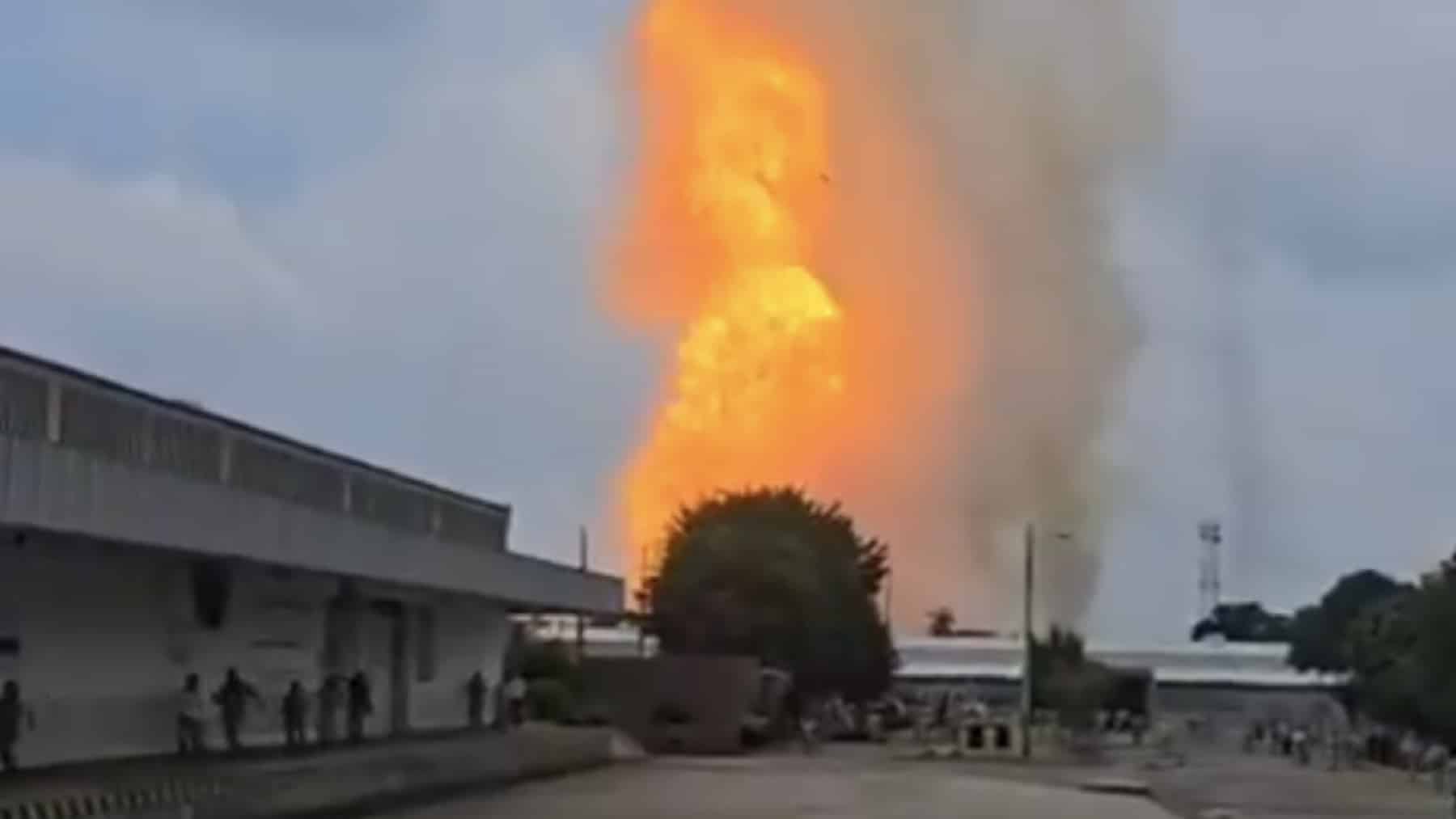 Cinco elementos del Ejército resultan heridos por estallido en ducto entre Chiapas y Tabasco