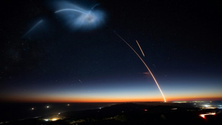 El enorme peligro de Starlink del que nadie habla: Caen desde el espacio y amenazan a cualquiera 1 Starlink
