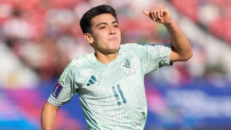 Gilberto Mora deslumbra en el Mundial Sub-20 y lanza su objetivo: "Me gustaría dar el salto a Europa" 8 Gilberto Mora deslumbra en el Mundial Sub-20 y lanza su objetivo: «Me gustaría dar el salto a Europa»