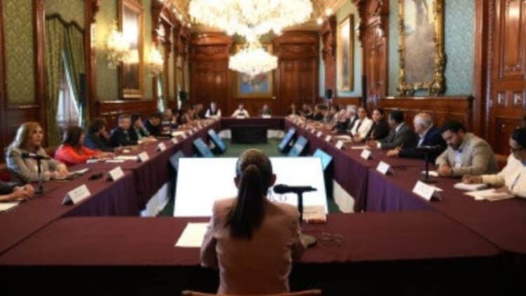 Los gobernadores se reúnen con la presidenta Sheinbaum para impulsar la salud gratuita en las entidades 1 salud