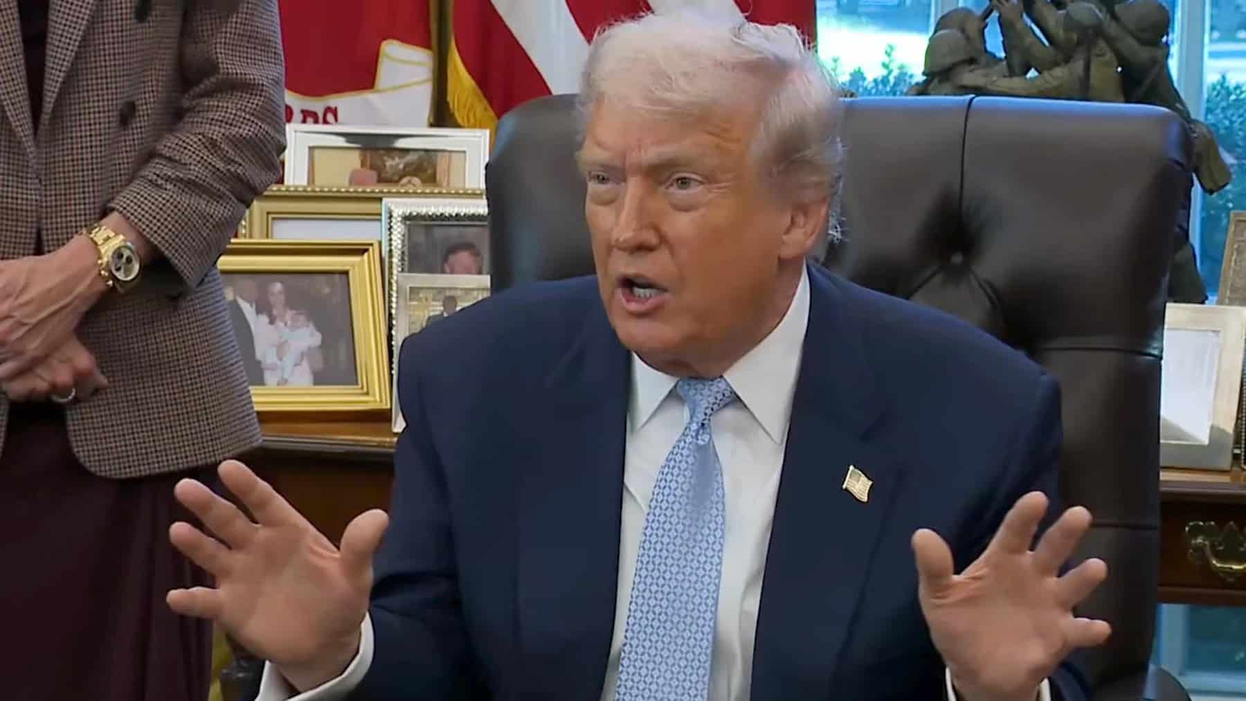 Trump mantiene abiertas «todas las opciones» sobre Venezuela, en un mensaje de presión a Maduro