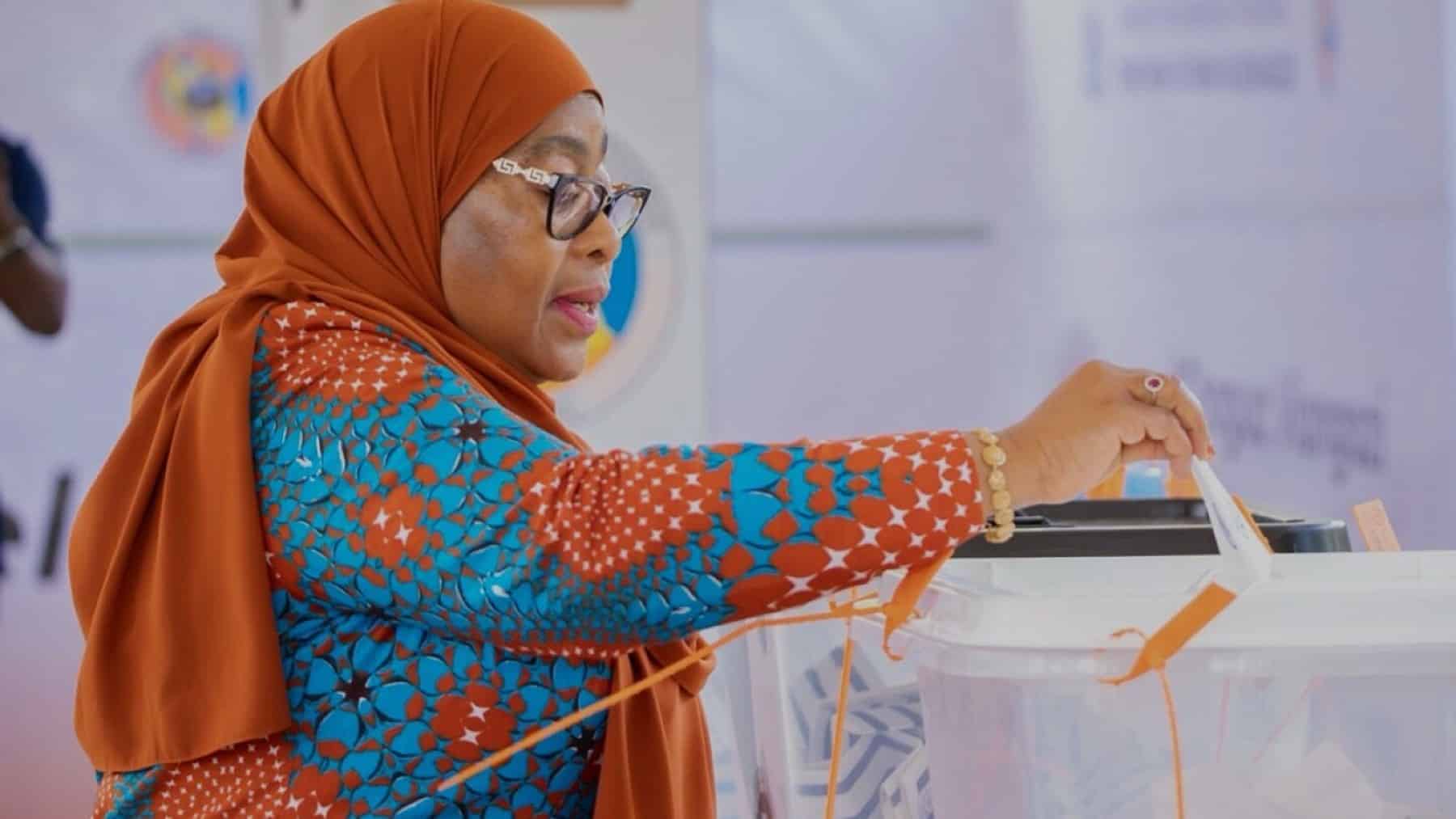 Pese a las protestas y denuncias, Samia Hassan es reelegida como presidenta de Tanzania