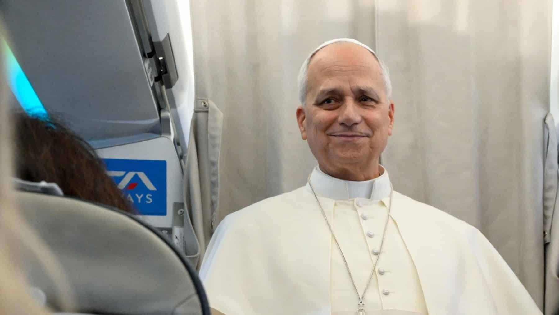 León XIV recibió a nuevos embajadores ante el Vaticano y reafirmó su compromiso con la paz