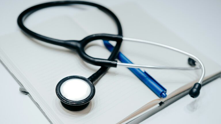 Salud formaliza una red de apoyo integral para adolescentes y jóvenes con diagnóstico oncológico 6 Salud formaliza una red de apoyo integral para adolescentes y jóvenes con diagnóstico oncológico