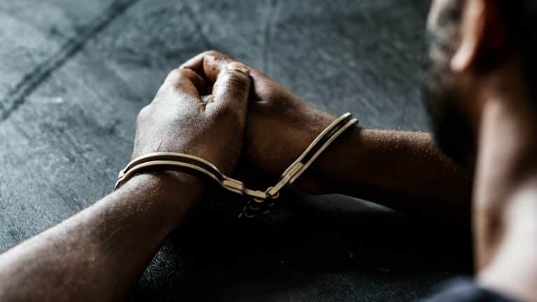 Desarticulan célula de extorsión en el Centro Histórico de la CDMX; hay tres detenidos 3 Desarticulan célula de extorsión en el Centro Histórico de la CDMX; hay tres detenidos