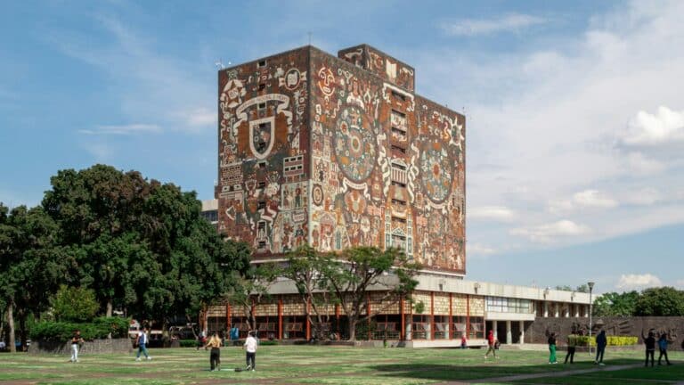 El emotivo momento de Claudia Sheinbaum en su Mañanera: el recuerdo de su paso por el Consejo Estudiantil Universitario (CEU) y la lucha contra el aumento de las cuotas en la UNAM 6 El emotivo momento de Claudia Sheinbaum en su Mañanera: el recuerdo de su paso por el Consejo Estudiantil Universitario (CEU) y la lucha contra el aumento de las cuotas en la UNAM