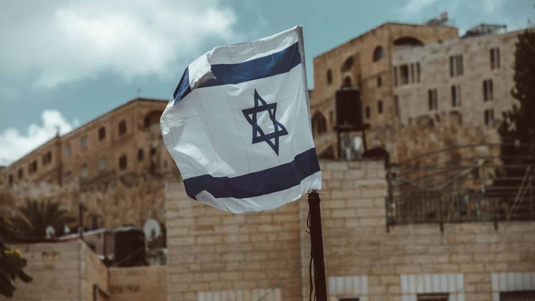 EE. UU. eleva una alerta de viaje para Israel y autoriza la salida del personal no esencial