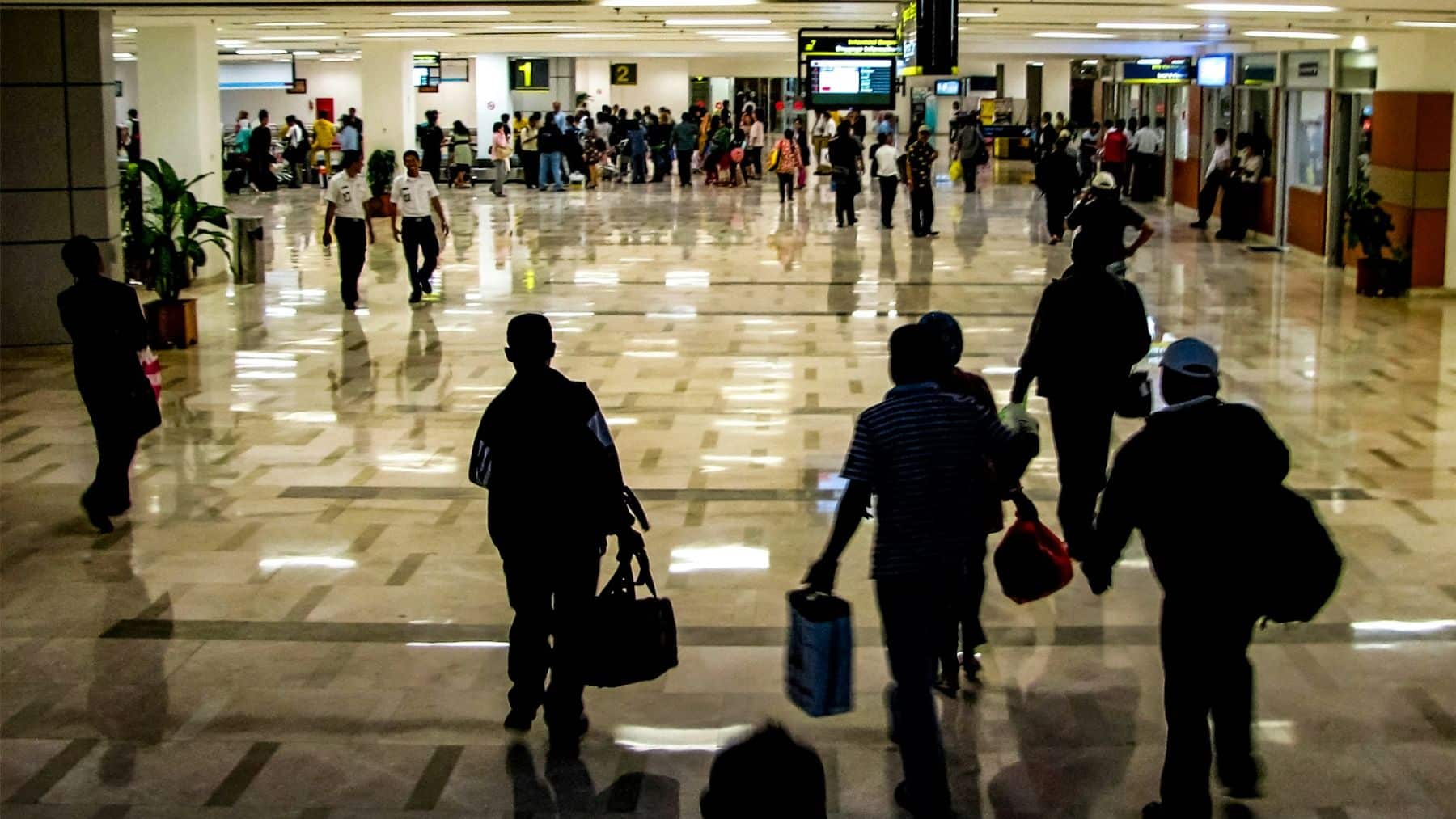 Caos en aeropuertos: El cierre del DHS provoca el cierre de puntos de control de la TSA en Filadelfia