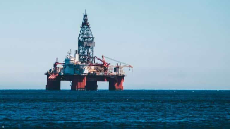 Congresistas de Florida se suman al proyecto para prohibir de forma permanente la perforación petrolera offshore 7 Congresistas de Florida se suman al proyecto para prohibir de forma permanente la perforación petrolera offshore