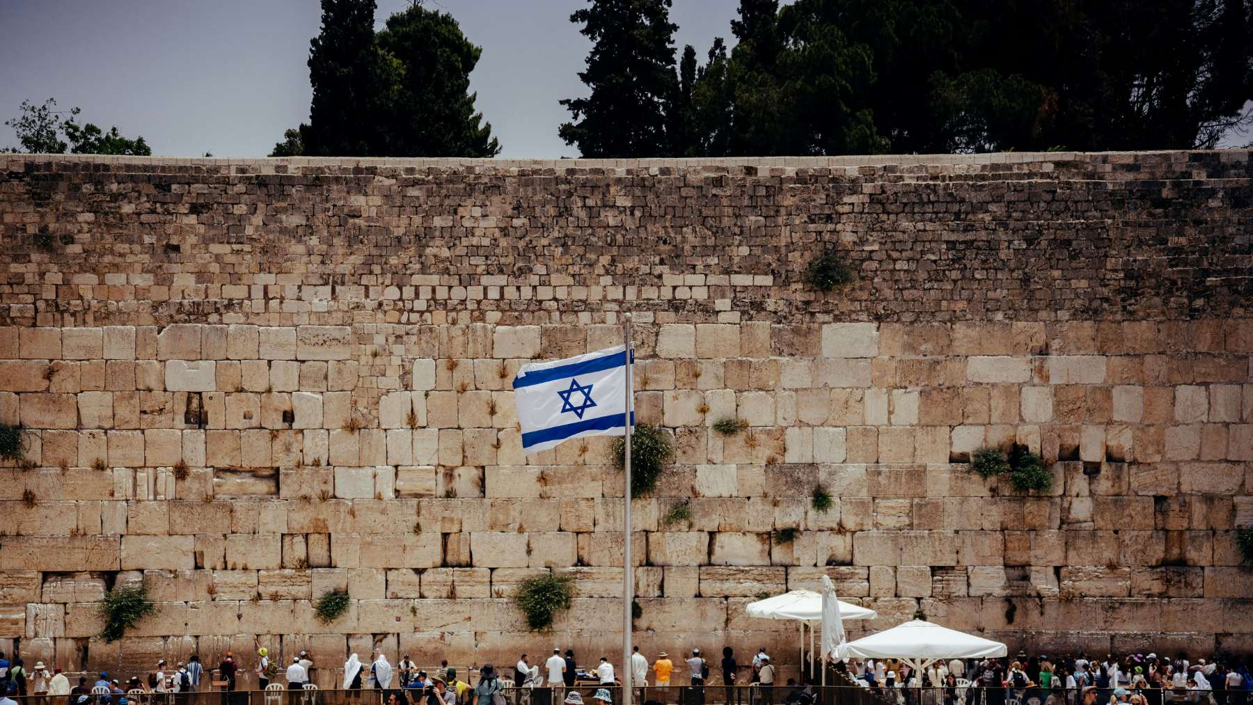 Israel denuncia a Irán por la utilización de bombas de racimo contra civiles