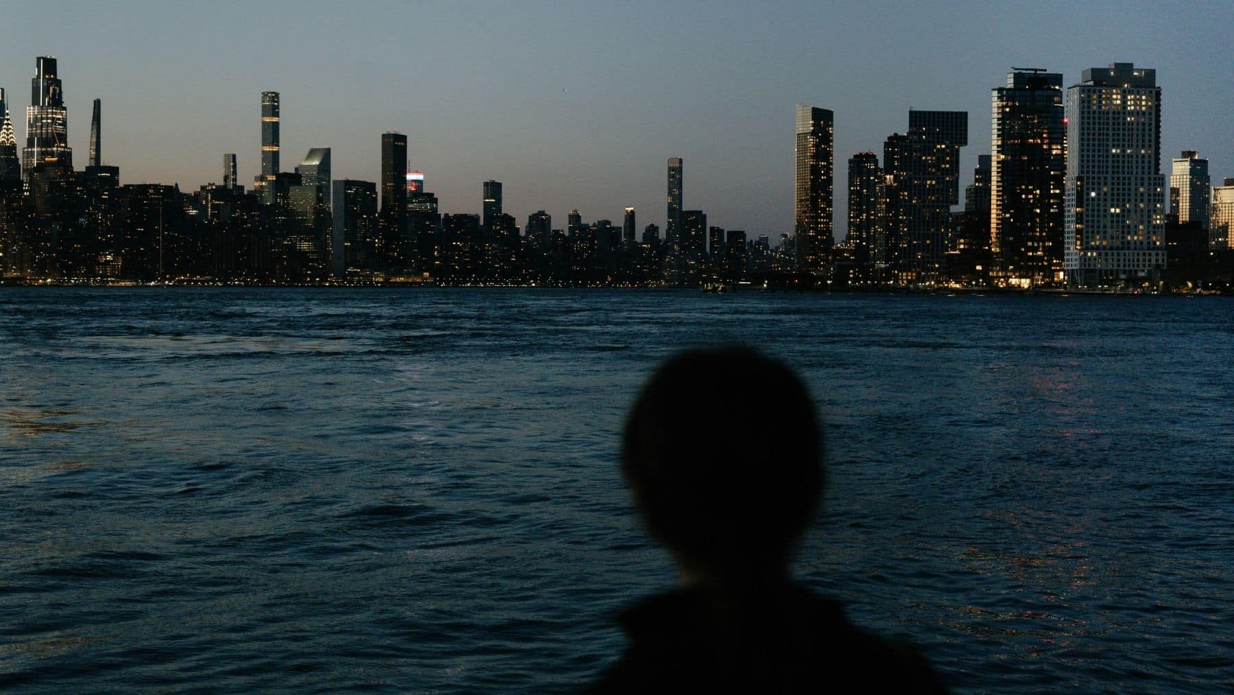 Nueva York: la tormenta invernal ya dejó a más de 60 000 hogares sin electricidad