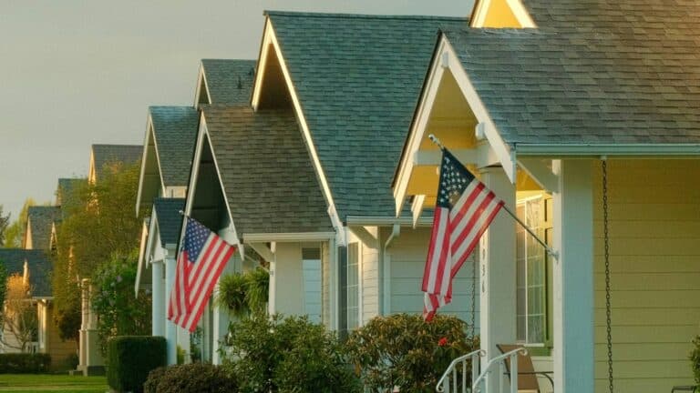 Donald Trump promete hipotecas más baratas y facilitar la compra de vivienda a través de nuevas órdenes ejecutivas 8 Donald Trump promete hipotecas más baratas y facilitar la compra de vivienda a través de nuevas órdenes ejecutivas