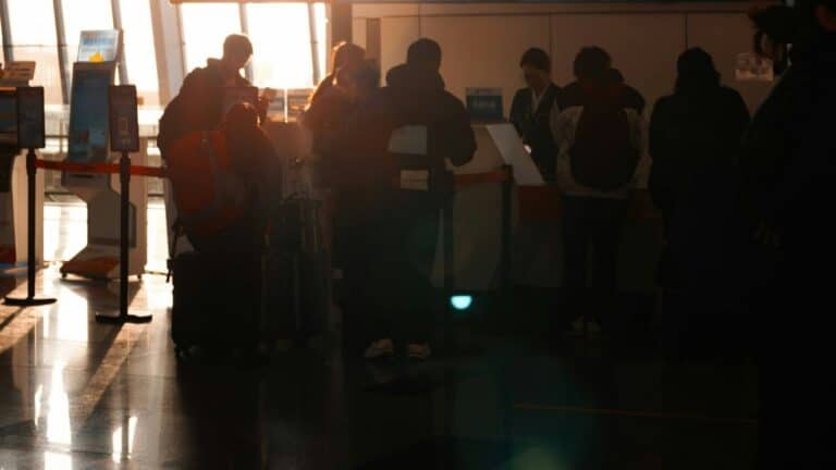 La administración Trump responsabiliza a los demócratas por dejar sin cobrar a más de 100 000 trabajadores de la TSA 4 La administración Trump responsabiliza a los demócratas por dejar sin cobrar a más de 100 000 trabajadores de la TSA