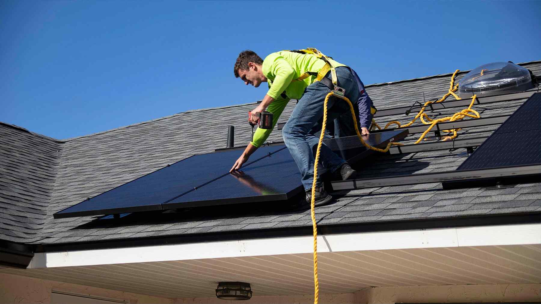 Crédito fiscal federal por paneles solares: Cómo reclamarlo
