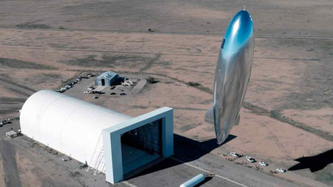 Siguieron el vuelo continuo de una enorme aeronave plateada durante 12 ...