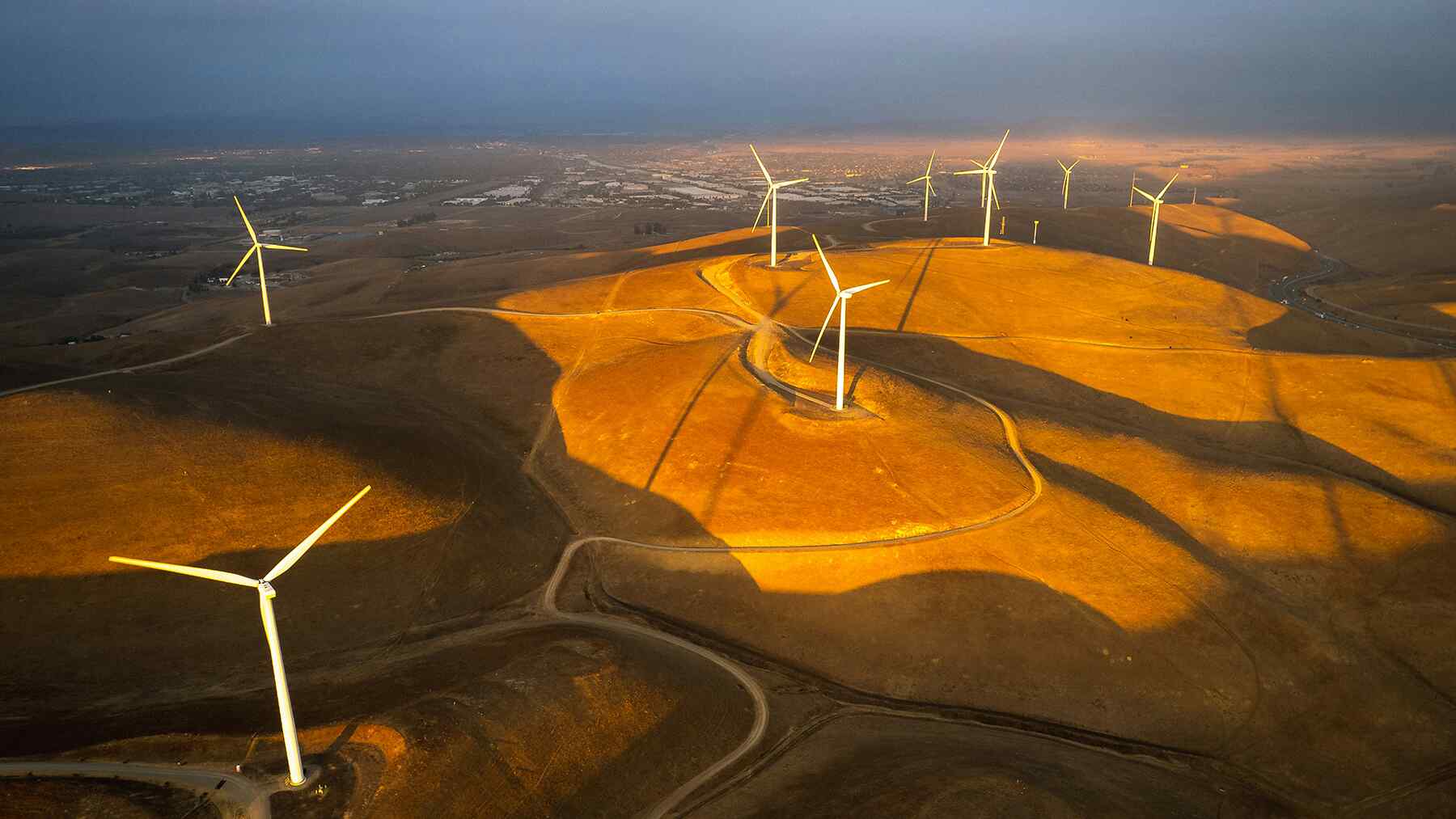 Hasta inicios del siglo XXI el futuro de las energías limpias era un chiste para la industria de los combustibles fósiles: Ahora, los resultados de 2025 hacen temblar a sus magnates