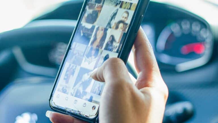 Abril enciende las alertas en las carreteras: EE. UU. comienza su campaña contra el celular al volante 3 Abril enciende las alertas en las carreteras: EE. UU. comienza su campaña contra el celular al volante
