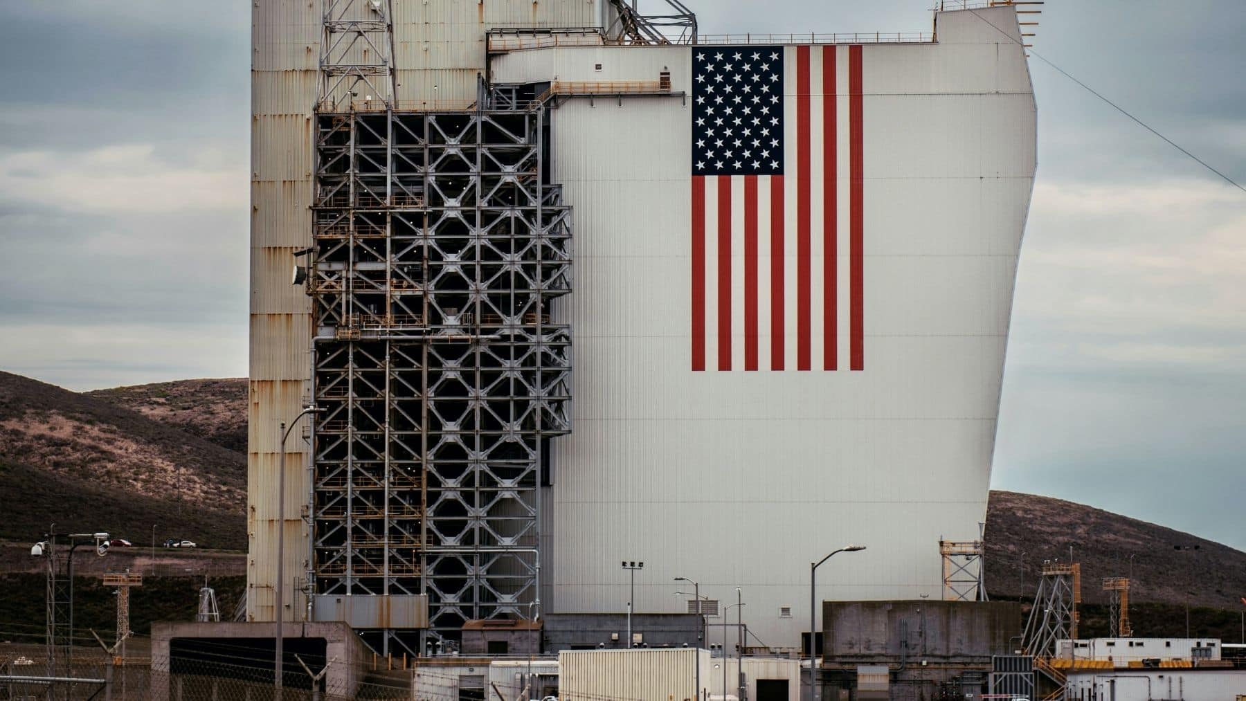 La Casa Blanca ordena desplegar reactores nucleares en órbita en 2028 y en la superficie lunar en 2031