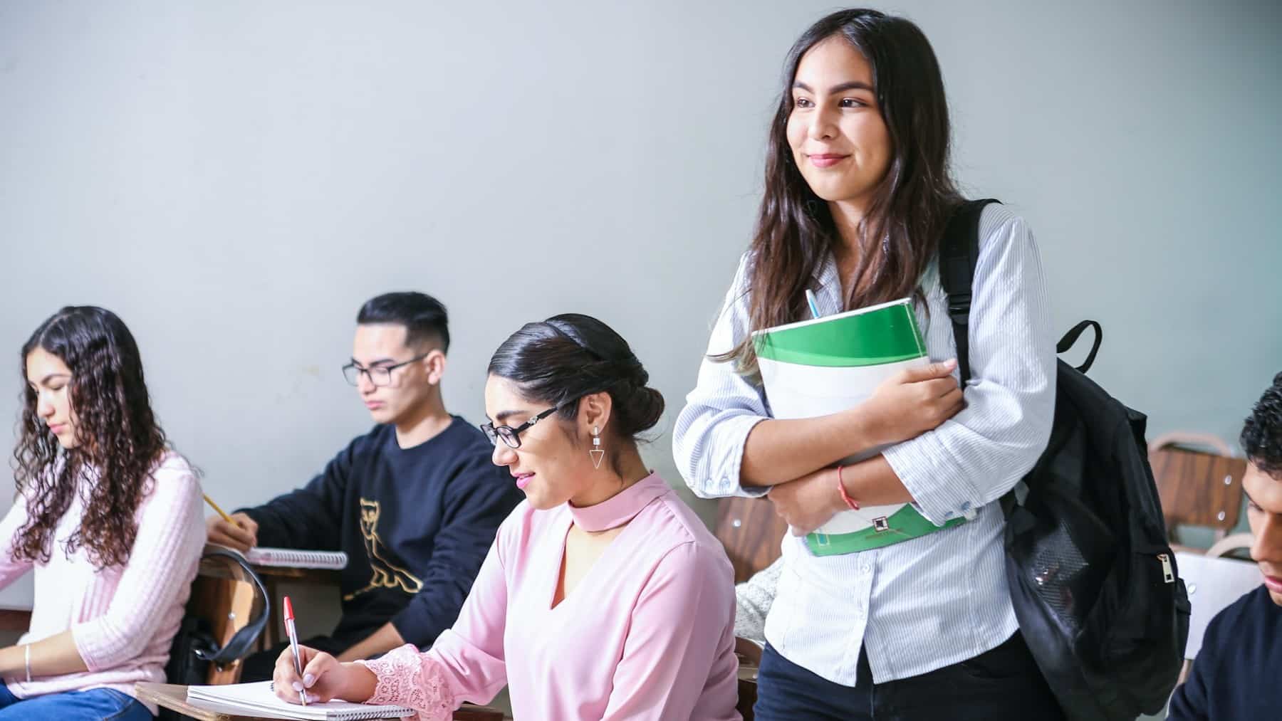 LAUSD y UTLA alcanzaron un acuerdo salarial tentativo de dos años aunque todavía no se descartó que haya una huelga
