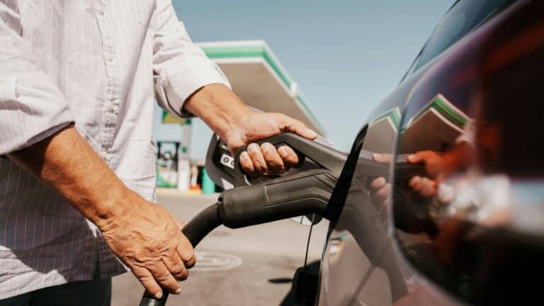 Nueva York invierte US$30 millones para acelerar la transición hacia los vehículos eléctricos en plena Semana de la Tierra