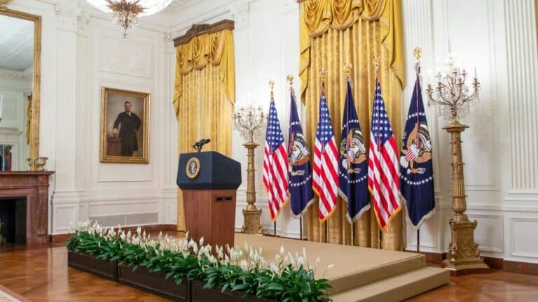 A un día del vencimiento del ultimátum, Trump lanzó su advertencia más dura: «Todo Irán puede ser aniquilado en una noche» 4 A un día del vencimiento del ultimátum, Trump lanzó su advertencia más dura: «Todo Irán puede ser aniquilado en una noche»