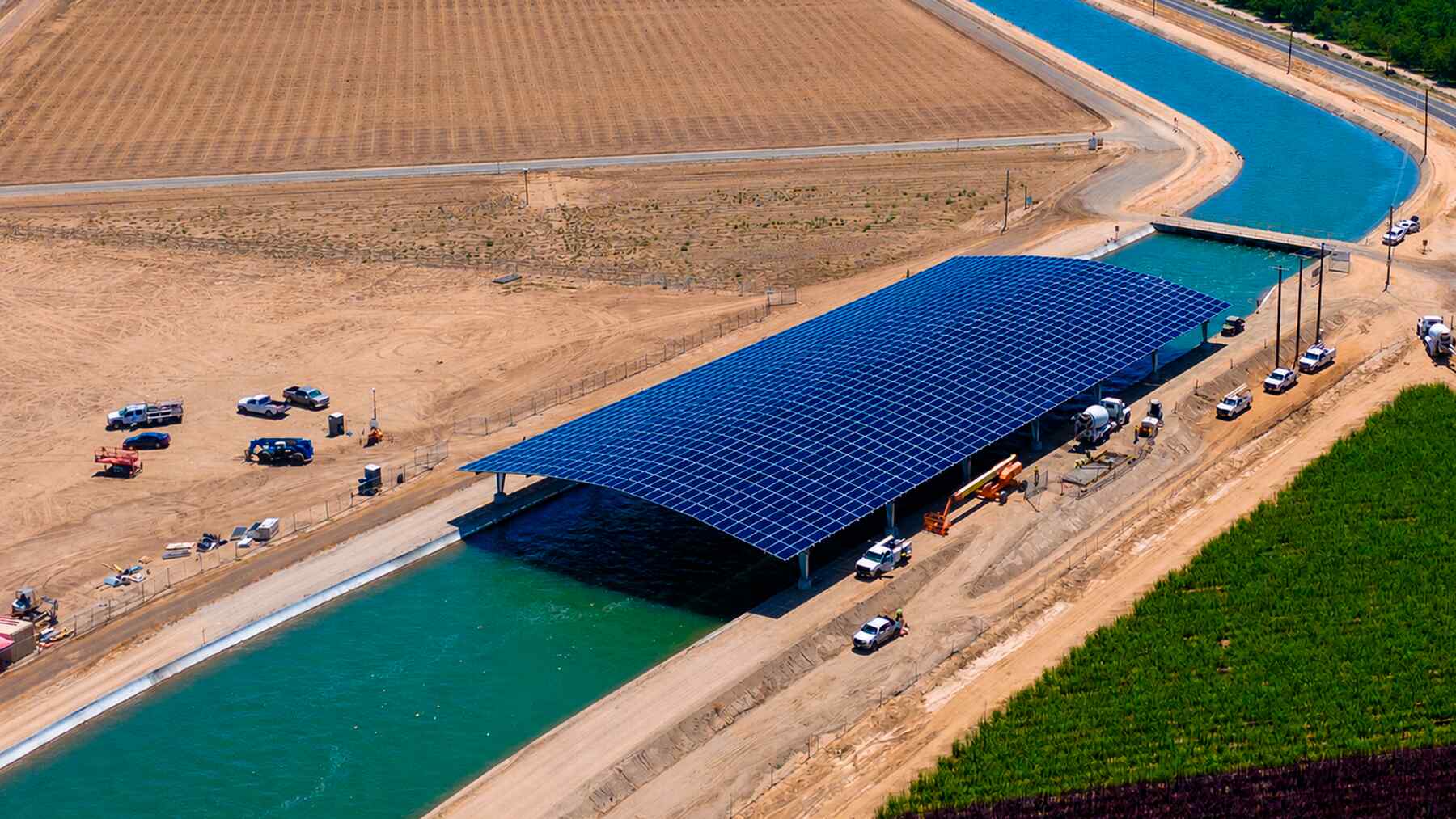 California se estaba adentrando en una zona peligrosa y las autoridades decidieron actuar: Cubrirán miles de kilómetros de canales
