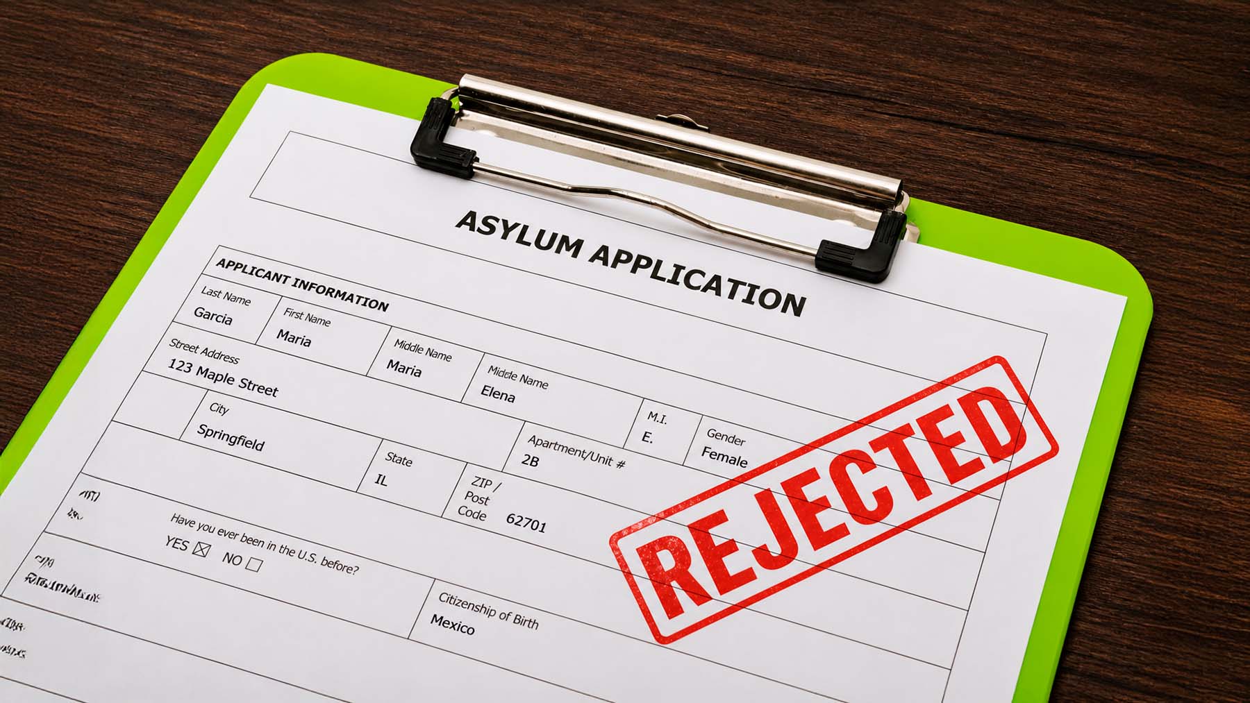 Mayo trae un nuevo nivel de dificultad para inmigrantes que buscan asilo en Estados Unidos: La nueva tarifa que debe pagarse a tiempo o habrá consecuencias