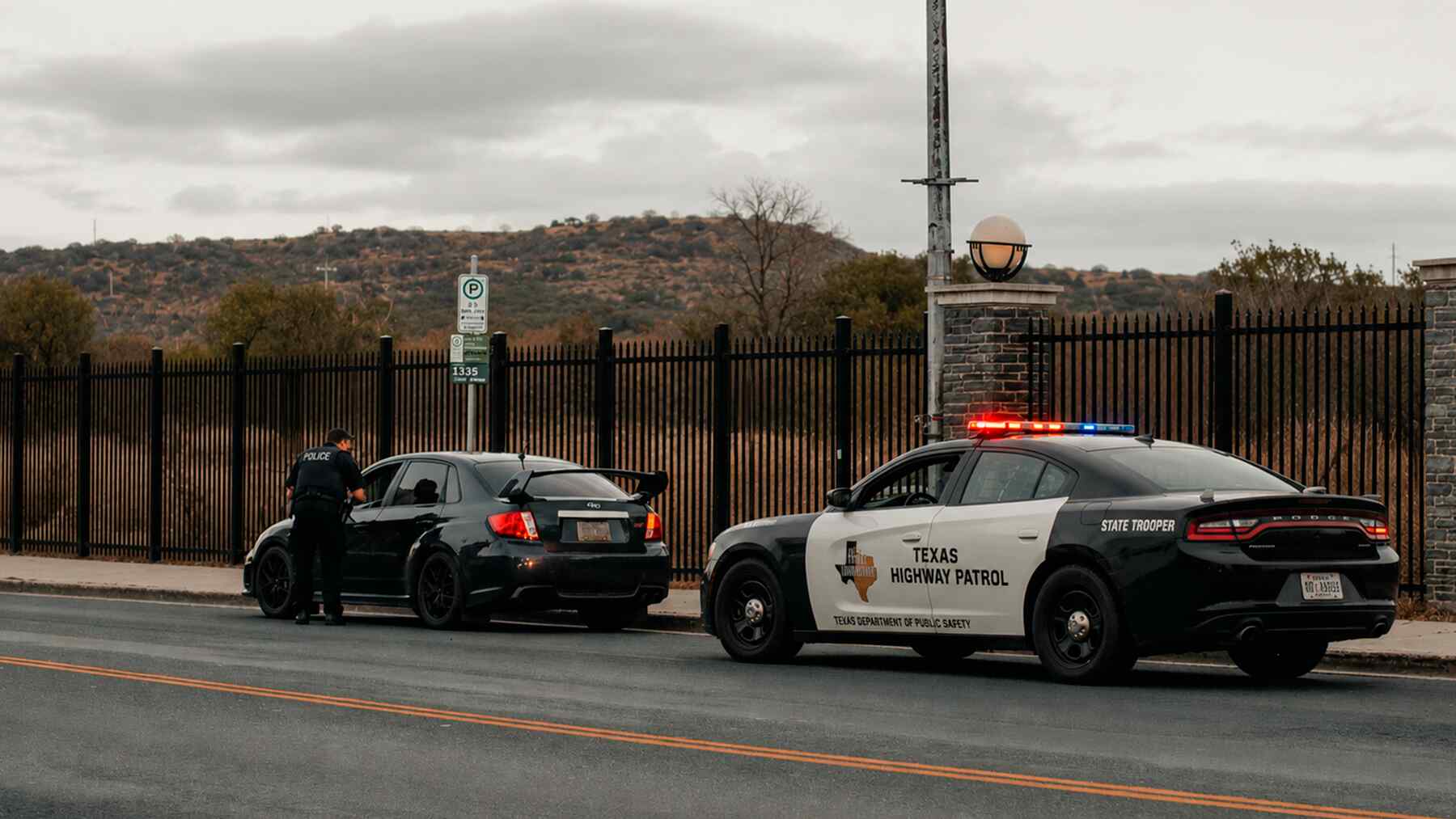 Texas tiene reglas de tránsito que muchos conductores han descubierto a las malas y les han costado caro: Leyes poco conocidas y multas de cientos de dólares