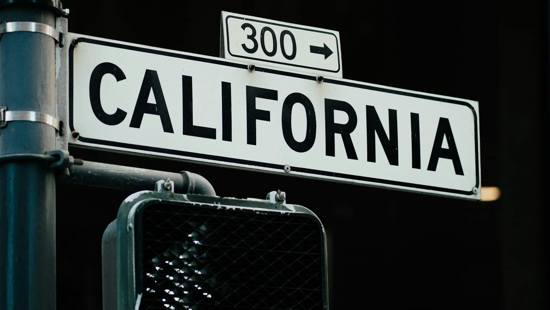 California aprueba multas contra infracciones de vehículos autónomos en las carreteras