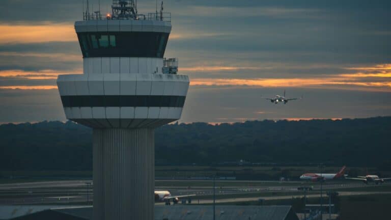 Ocho aeropuertos de Estados Unidos tendrán torres de control completamente nuevas en el mayor plan de modernización aérea en años 7 Ocho aeropuertos de Estados Unidos tendrán torres de control completamente nuevas en el mayor plan de modernización aérea en años