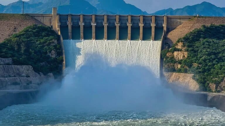 Michigan supera los US$10 mil millones en obras hídricas y pone en valor a 1600 empleados vinculados al medio ambiente 4 Michigan supera los US$10 mil millones en obras hídricas y pone en valor a 1600 empleados vinculados al medio ambiente