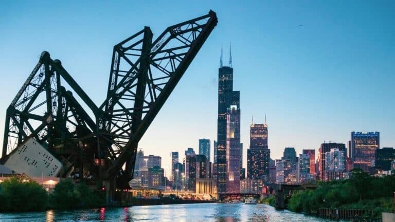 Chicago en obras mientras el IDOT reemplaza el puente de Devon Avenue y pide precaución a conductores hasta finales de 2027