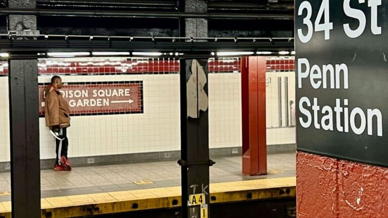 Demoras de hasta una hora en Penn Station agravan la crisis del transporte en Nueva York y Nueva Jersey 4 Demoras de hasta una hora en Penn Station agravan la crisis del transporte en Nueva York y Nueva Jersey