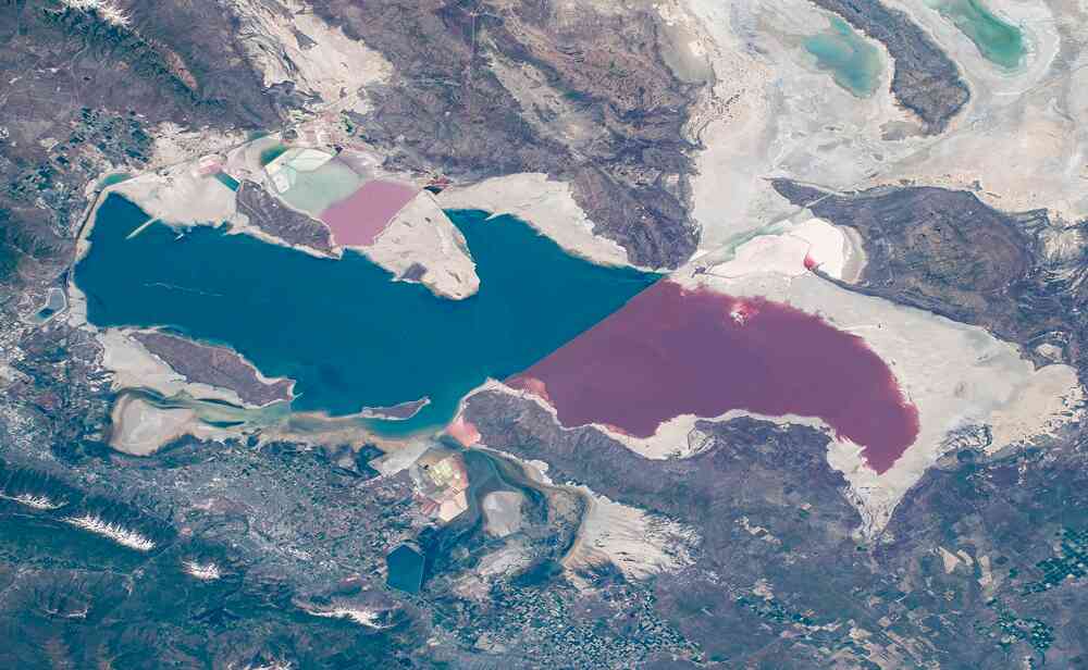 París quería depender menos del aire acondicionado y miró bajo sus calles: Construyó una red de tuberías de 120 kilómetros y usa agua para enfriar la ciudad 2 isla de calor