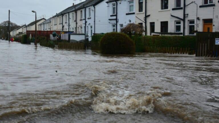 Nueva York en alerta máxima por inundaciones con Albany como la zona más golpeada 9 Nueva York en alerta máxima por inundaciones con Albany como la zona más golpeada