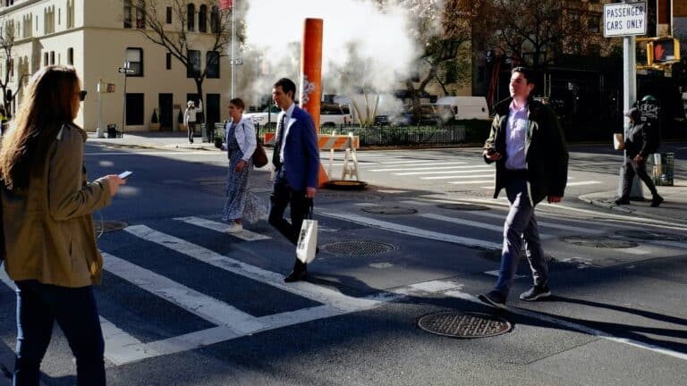 Nueva York habilita viajes con descuento hacia centros de enfriamiento durante la ola de calor 7 Nueva York habilita viajes con descuento hacia centros de enfriamiento durante la ola de calor