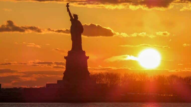Nueva York bajo alerta máxima por sensación térmica de hasta 46 °C 1 Nueva York bajo alerta máxima por sensación térmica de hasta 46 °C