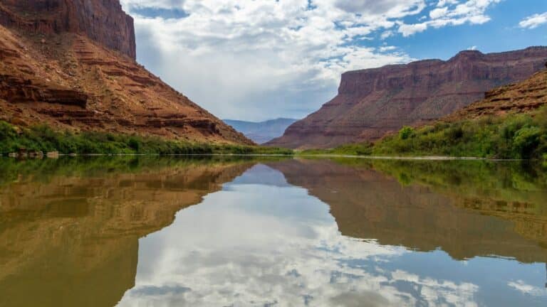 California, Arizona y Nevada quedan divididos frente al nuevo recorte por el plan federal del río Colorado 10 California, Arizona y Nevada quedan divididos frente al nuevo recorte por el plan federal del río Colorado