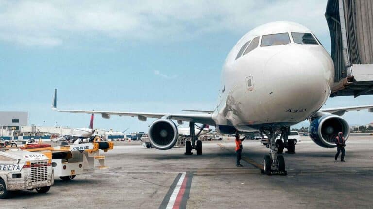 Los 5 puntos para entender el avance suizo hacia el combustible sostenible en aviones 10 Los 5 puntos para entender el avance suizo hacia el combustible sostenible en aviones