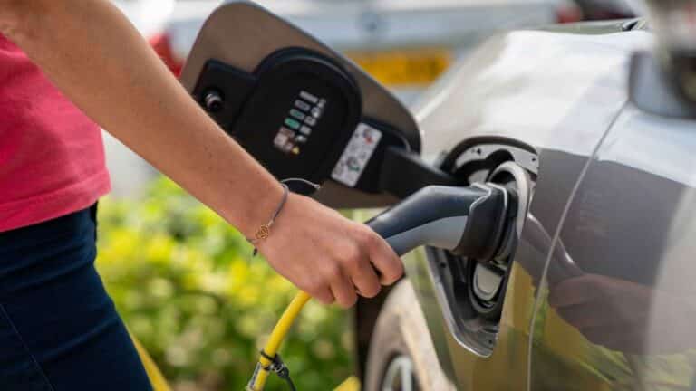 Nueva ronda de fondos financia la carga rápida de vehículos eléctricos en California 7 Nueva ronda de fondos financia la carga rápida de vehículos eléctricos en California