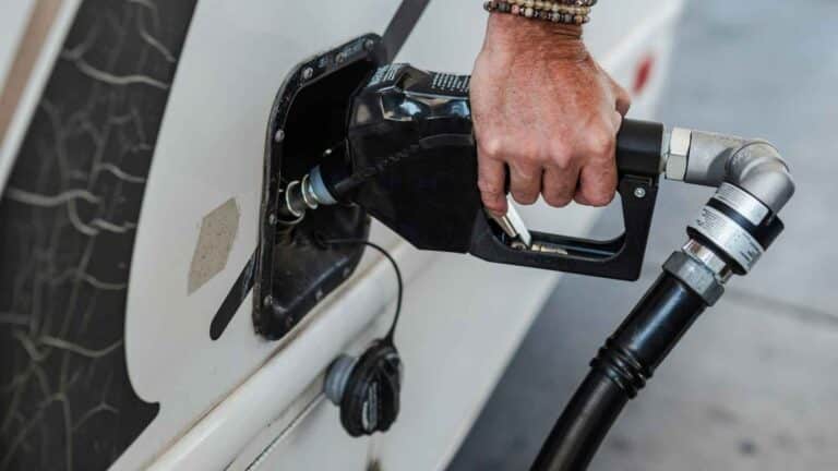El DOT presenta la nueva norma para reformar los estándares de eficiencia de combustible