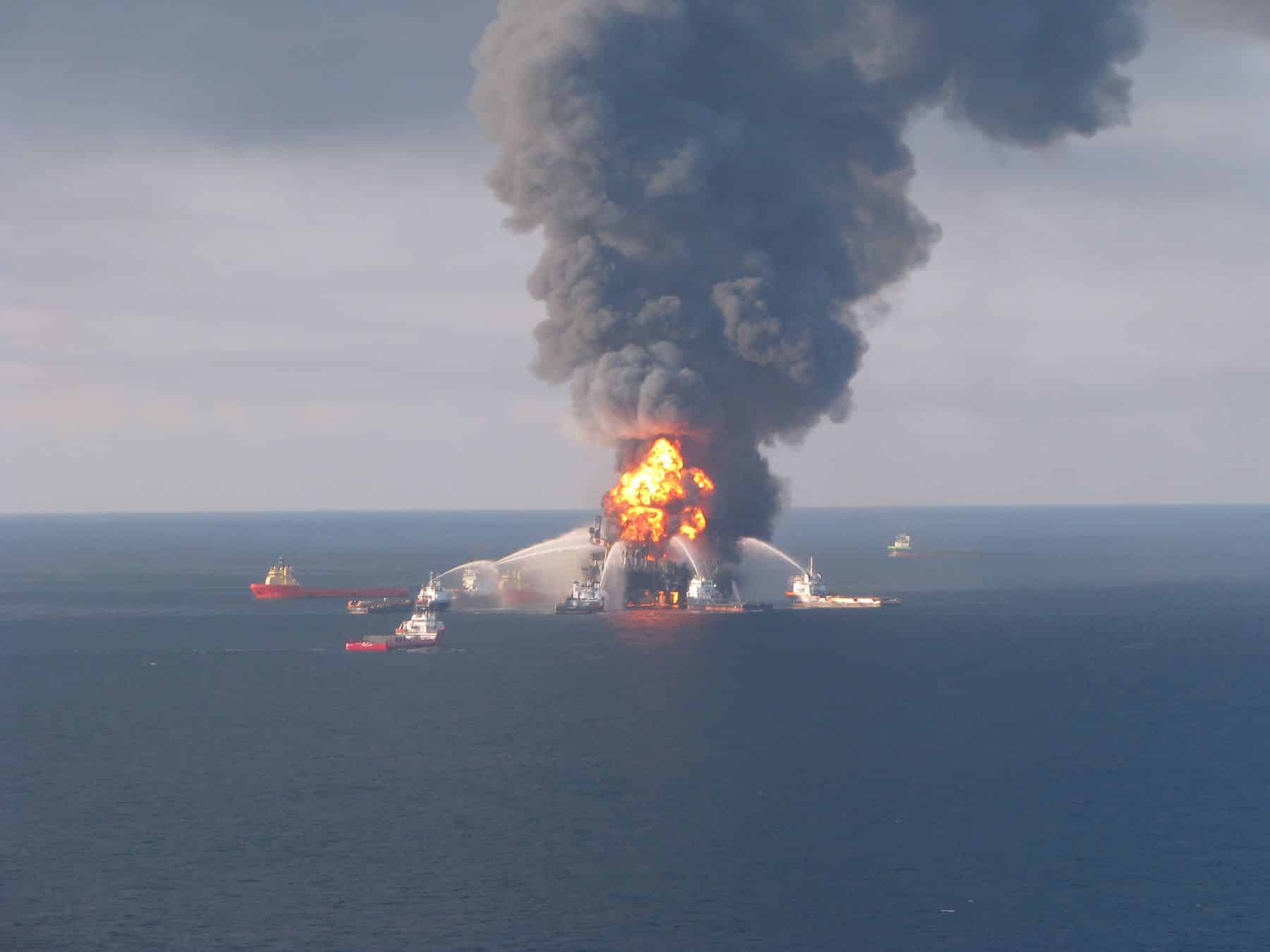 Peces e invertebrados de las profundidades del golfo de México cayeron hasta 85 % tras el derrame de Deepwater Horizon y aún no hay recuperación significativa 2 derrame