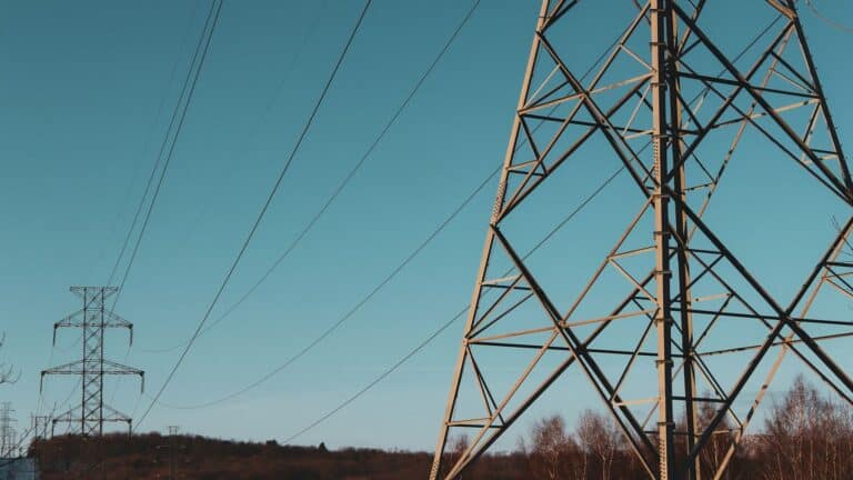 Ember señala que la electrificación limpia ofrece a los países una alternativa más económica e independiente frente a las crisis de precios de los combustibles fósiles 3 Ember señala que la electrificación limpia ofrece a los países una alternativa más económica e independiente frente a las crisis de precios de los combustibles fósiles