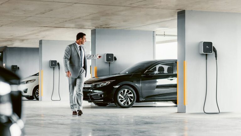 La red EVgo inaugura ocho puestos de carga ultrarrápida de 350 kW en Reno, Nevada 15 La red EVgo inaugura ocho puestos de carga ultrarrápida de 350 kW en Reno, Nevada