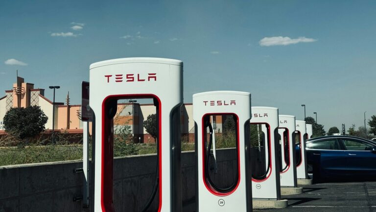 Tesla expande su red de carga en Maryland, Virginia, Washington D. C. y California con cuatro nuevas estaciones Supercharger
