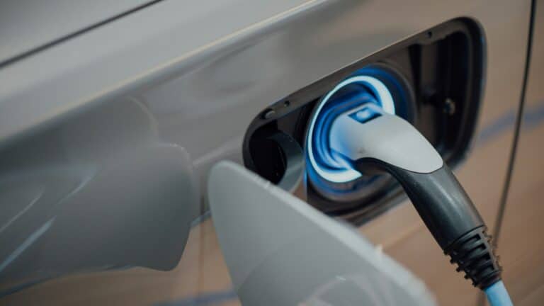 Vehicle Exchange Colorado: cómo entregar un carro viejo y recibir un rebate para un EV 2 Vehicle Exchange Colorado: cómo entregar un carro viejo y recibir un rebate para un EV