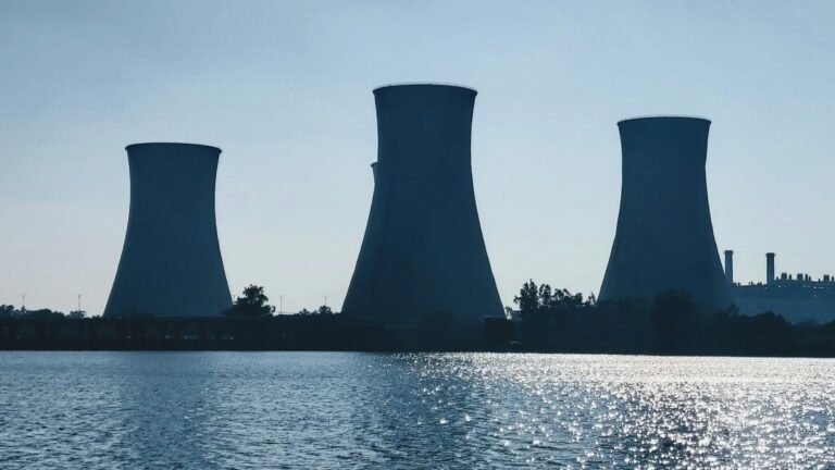 X-energy, Amazon y AEP estudian instalar reactores nucleares modulares para generar 960 MW en Indiana