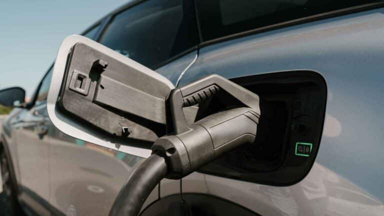Massachusetts entrega US$160 000 a nueve entidades públicas para comprar vehículos eléctricos