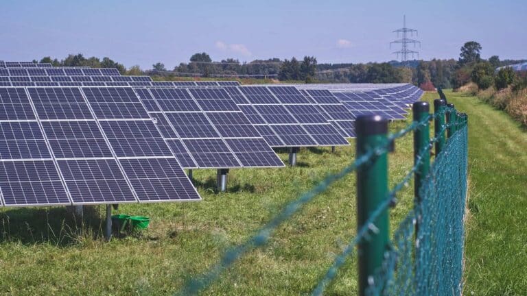 La SEIA destaca la energía solar como clave para fortalecer la industria estadounidense de inteligencia artificial